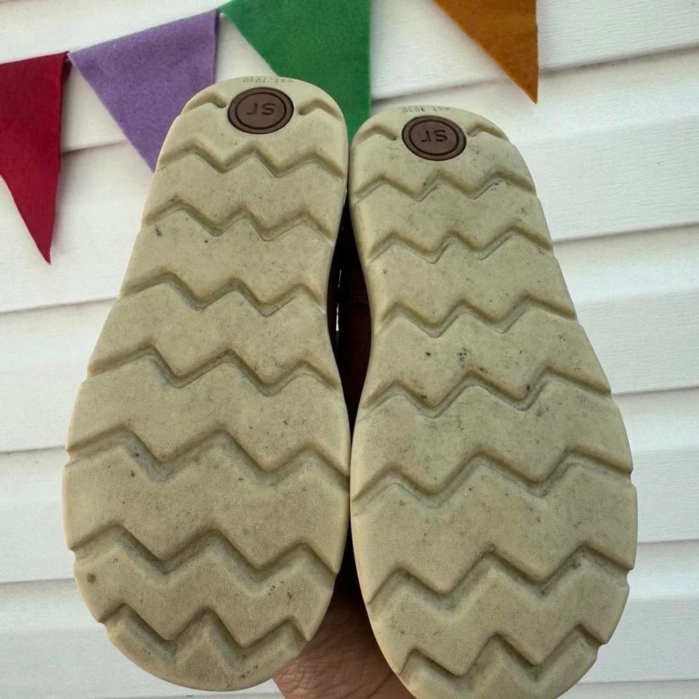 Brown leather Stride Rite Mary Janes